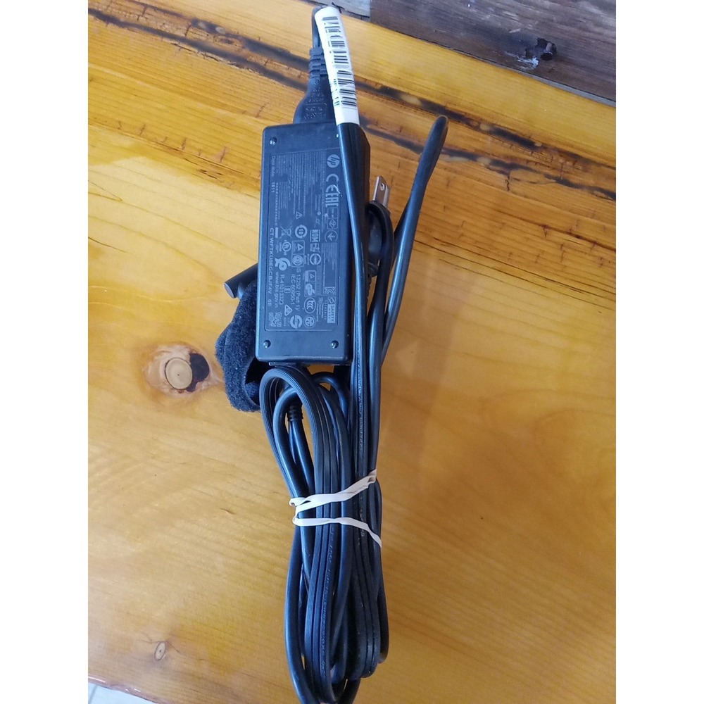 Genuine 65W HP 19.5V 3.33A AC Adapter IS 13252 IEC 60950-1 R-41012323 OEM